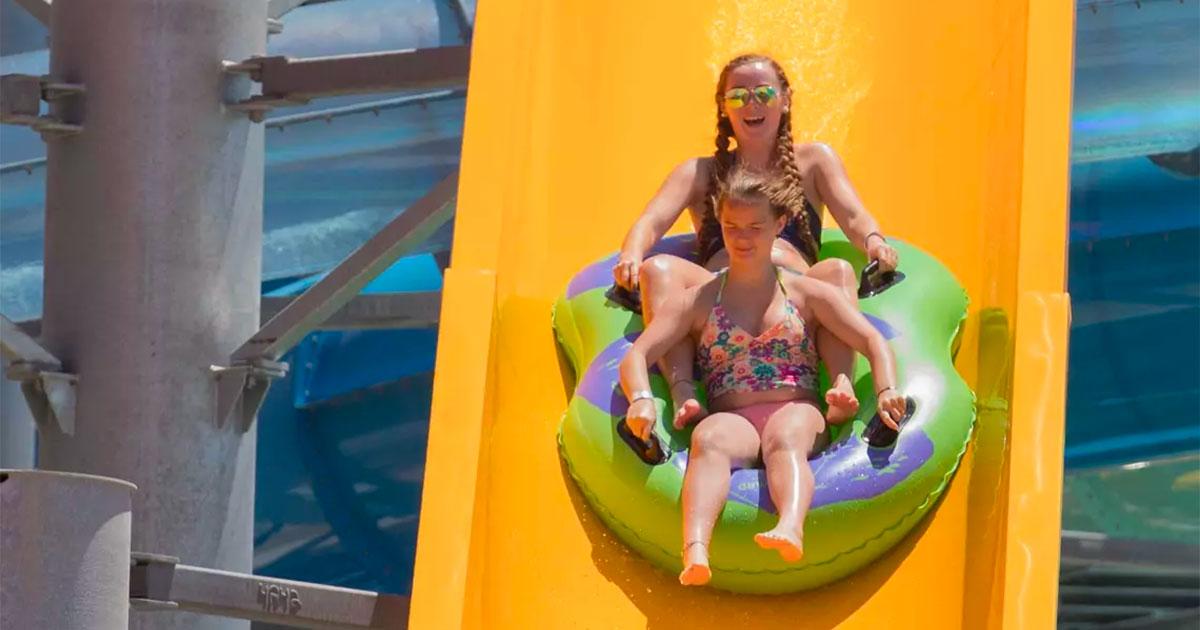 Eye closed and sunglasses on teenagers