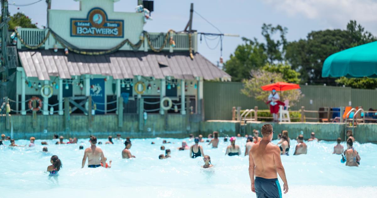 Full view of wavepool